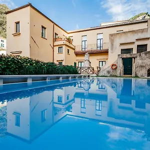 amalfi-holiday-resort.hotels-amalfi.com/
